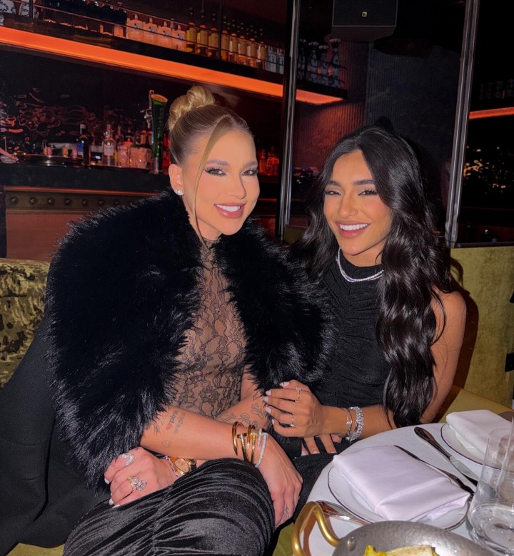 开云官网-甜甜蜜蜜❤️维尼修斯女友晒亲密合照,维尼修斯评论:想你了